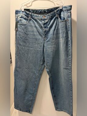 wild fable Women’s Light Wash Easy-Rigid High-Rise Straight Jeans